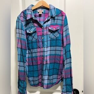 - Pullover Flannel size Small